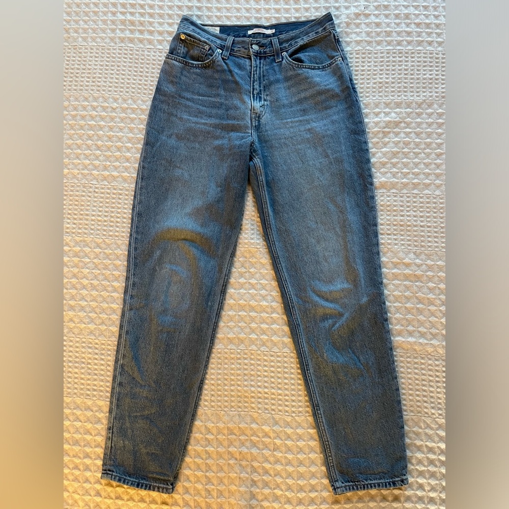 Levi’s 80s Mom jeans